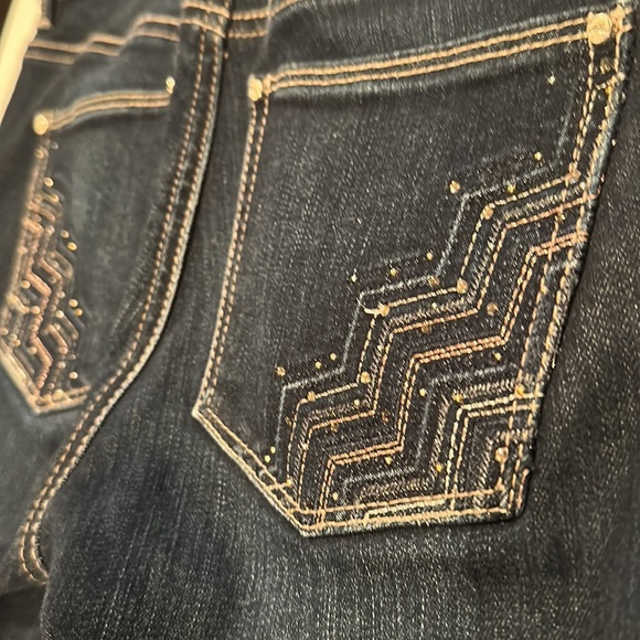 WHITE HOUSE BLACK MARKET Blanc Slim Crop Leg Jeans with Embellishments SZ 00 - Picture 6 of 12